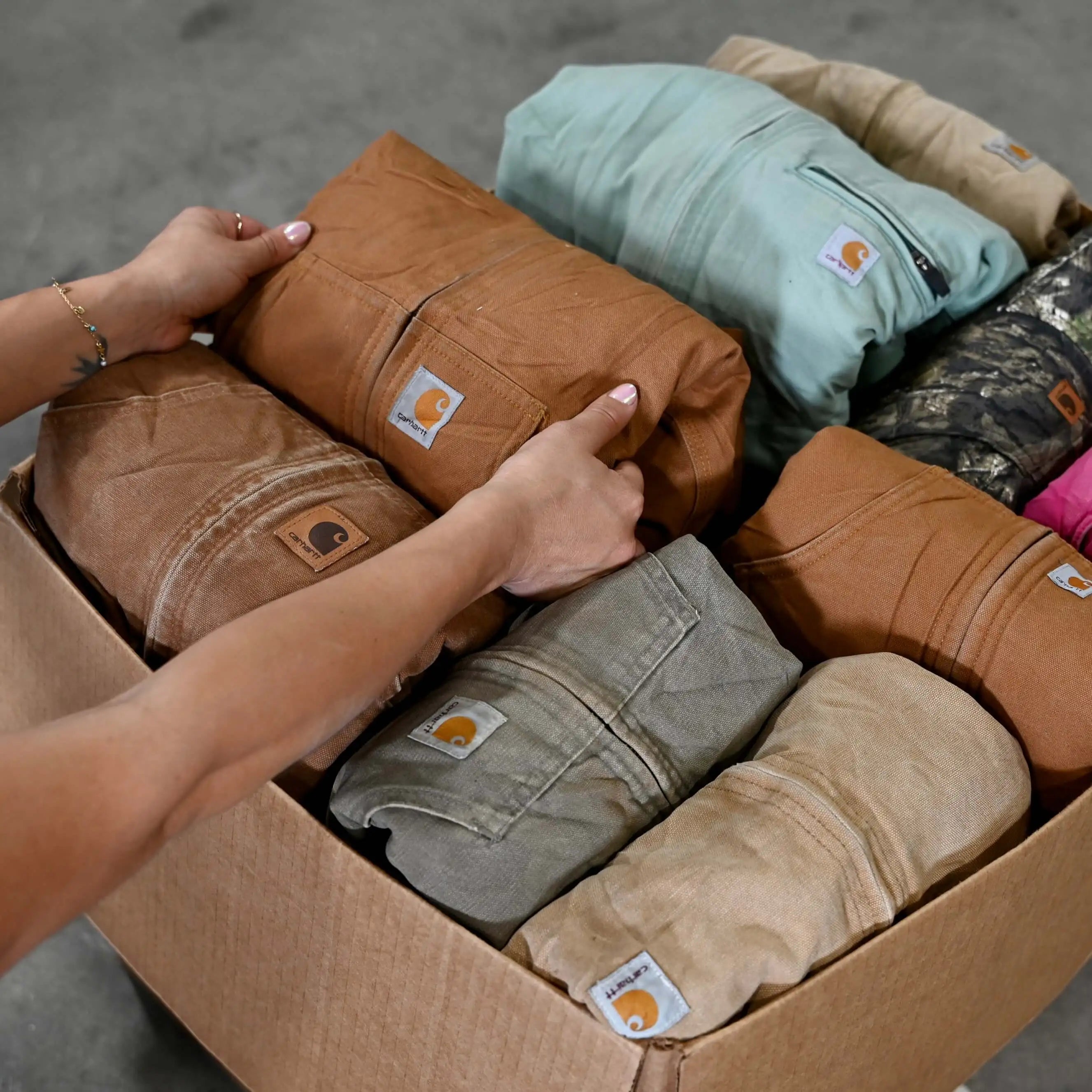25 Pound Carhartt Box